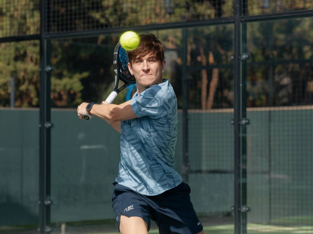"Les clés pour allier tennis, padel et fitness dans une routine équilibrée"